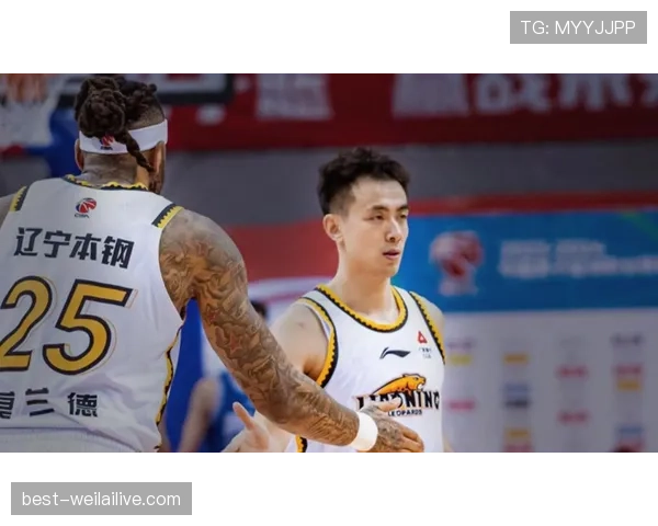 赵继伟一整天像和尚一样训练，刷到他朋友圈那张豪宅沙发照我直接懵